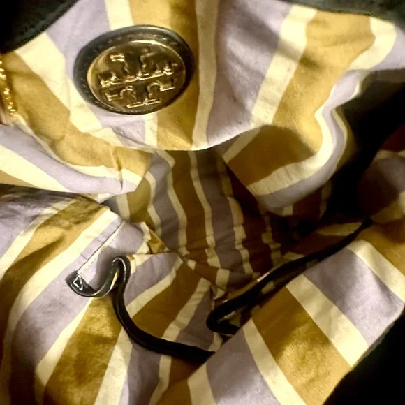 Tory Burch Nylon Backpack – Black & Gold – Authentic - Picture 12 of 16